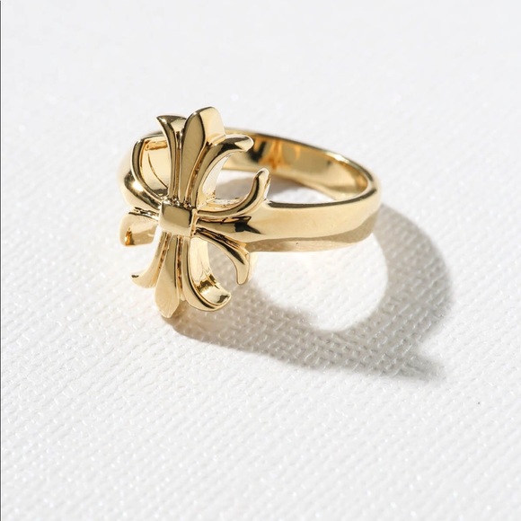 New Vanessa Mooney gold THE FLEUR CROSS RING - Picture 4 of 9